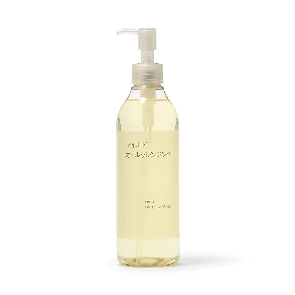 The Muji Mild Oil Cleansing is a hypoallergenic cleansing oil made with 100% naturally derived ingredients*.