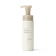 A hypoallergenic medicated foam cleanser developed with 100% naturally derived ingredients* to gently care for acne-prone skin.