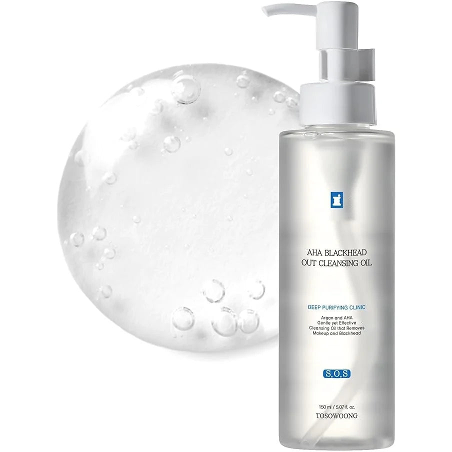 This is a multi-functional cleansing oil from TOSOWOONG that not only removes makeup and sunscreen, but also helps with blackheads and clogged pores thanks to gentle exfoliating acids.