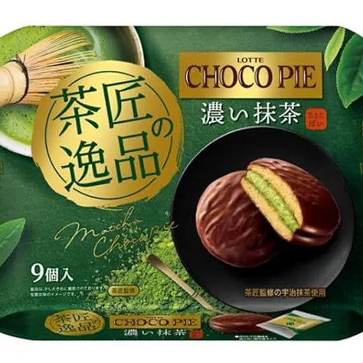 Lotte Choco Pie Party Pack – Teamaker's Masterpiece Dark Matcha (9 Pieces)Experience the luxurious depth of premium Uji matcha with Lotte’s Teamaker’s Masterpiece Dark Matcha Choco Pie. 
