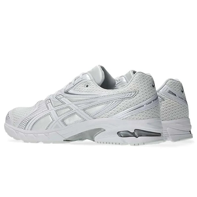 ASICS GEL-DS TRAINER 14 – Retro Running Style with Modern Comfort