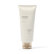 The Muji Plant Fermentation Hair Mask is a scalp- and hair-friendly treatment made with 100% naturally derived ingredients*.