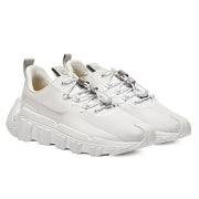 The CRESTY FLEK is a technical fashion sneaker that seamlessly combines refined design with functional performance.