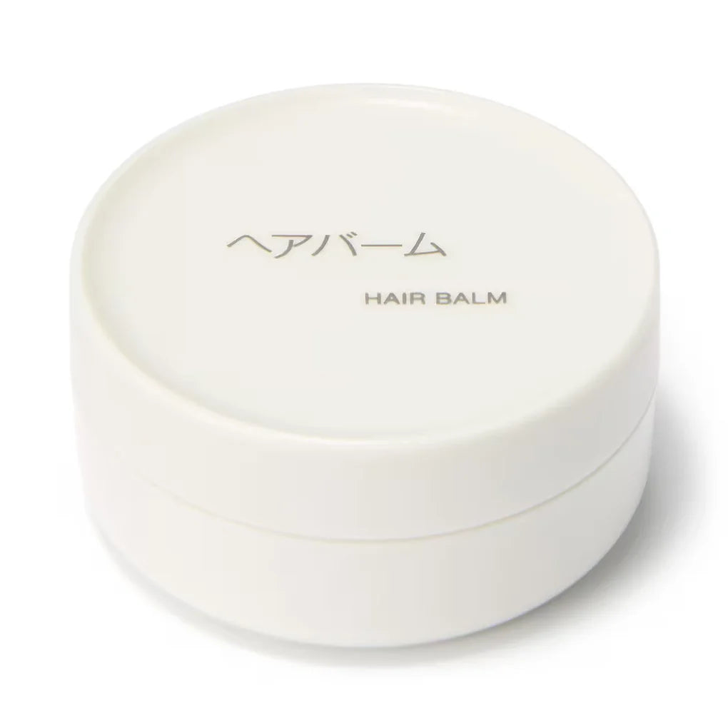This hair balm is crafted with 100% naturally derived ingredients* to provide moisture and manageability for your hair.